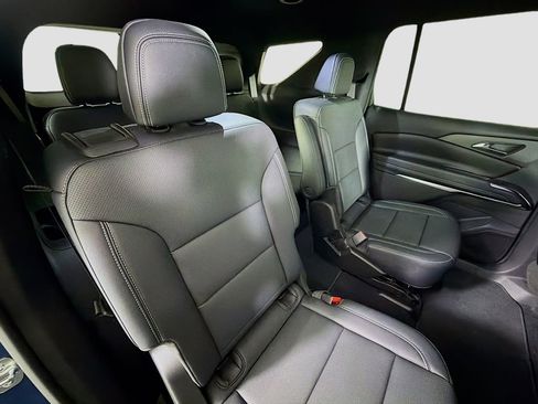 Used 2026 Chevrolet Traverse LT w/ Driver Confidence Package FWD image 29