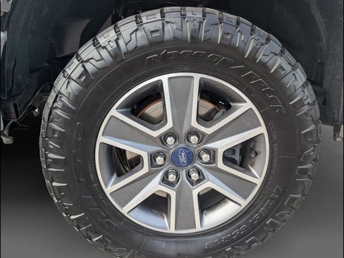 Used 2017 Ford F150 XLT w/ Equipment Group 302A Luxury AWD/4WD image 25