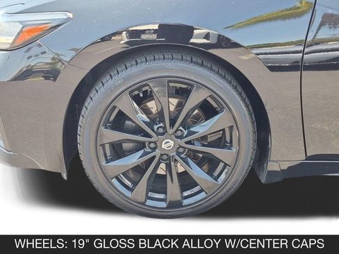 Used 2020 Nissan Maxima SR w/ Sport Mat Group FWD image 11