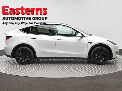 Used 2020 Tesla Model Y Long Range image 4