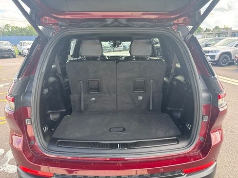 Used 2023 Jeep Grand Cherokee L Laredo AWD/4WD image 18