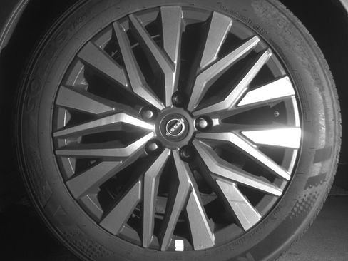 Used 2025 Nissan Altima 2.5 SV image 14