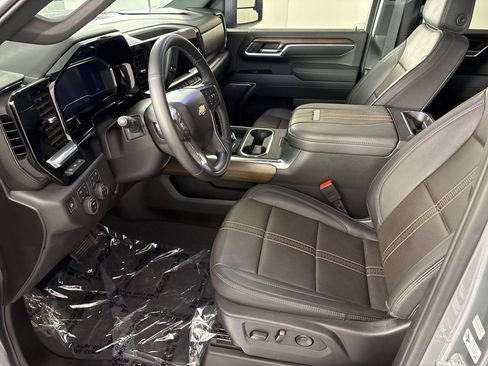 Used 2025 Chevrolet Silverado 2500 High Country w/ Technology Package image 27