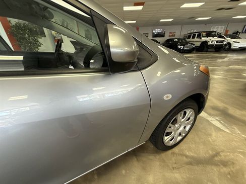 Used 2014 MAZDA MAZDA2 Sport FWD image 7
