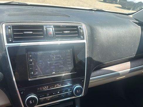 Used 2019 Subaru Outback 2.5i Limited w/ Popular Package #2 AWD/4WD image 19