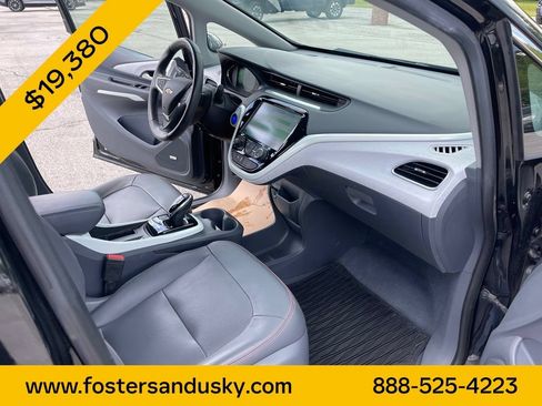 Used 2021 Chevrolet Bolt Premier w/ Infotainment Package FWD image 19