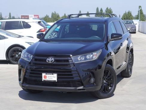 Used 2019 Toyota Highlander SE AWD/4WD image 5