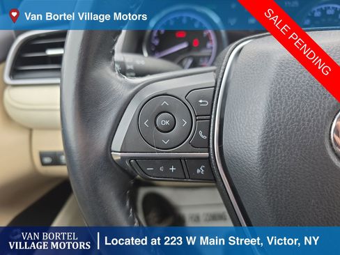 Used 2019 Toyota Camry XLE image 15