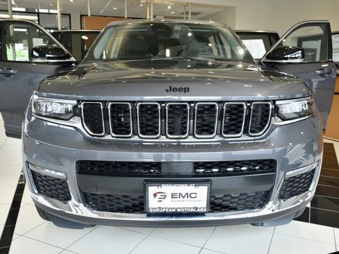 Used 2024 Jeep Grand Cherokee L Limited AWD/4WD image 2