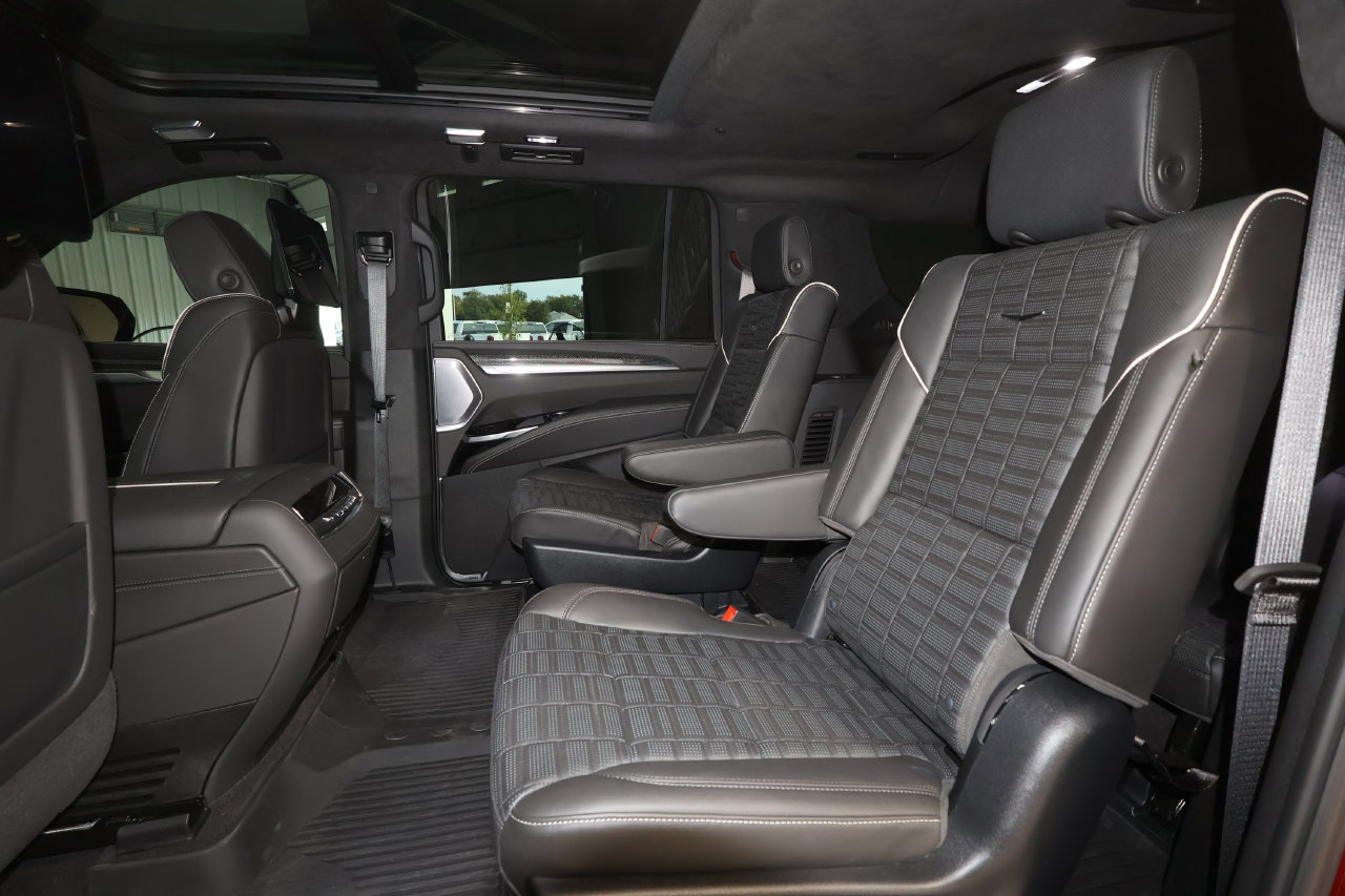 Certified 2026 Cadillac Escalade ESV V w/ LPO, ONYX Package AWD/4WD image 26