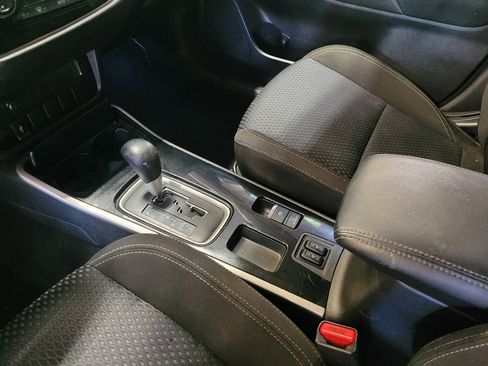 Used 2019 Mitsubishi Outlander ES FWD image 26