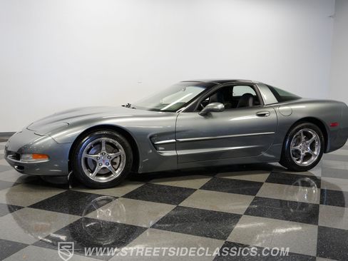 Used 2003 Chevrolet Corvette Coupe w/ Preferred Equipment Group RWD image 7
