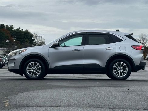 Used 2020 Ford Escape SE image 7