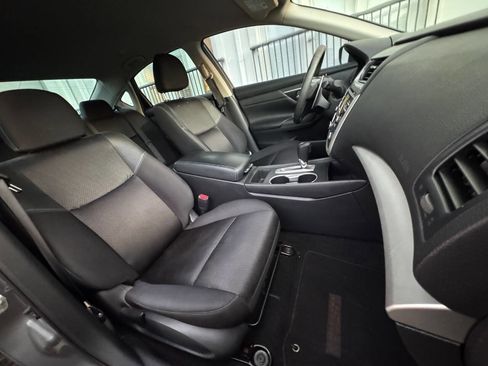 Used 2017 Nissan Altima 2.5 SR w/ Midnight Edition Package image 21