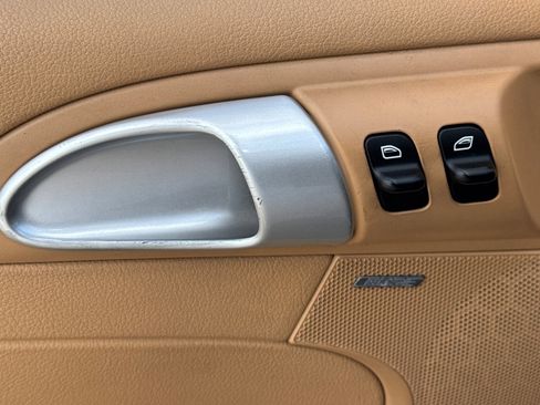 Used 2005 Porsche Boxster S image 17