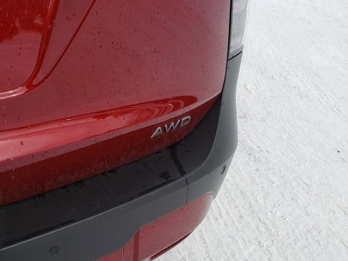 Certified 2025 Nissan Kicks SV image 11