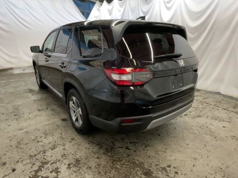 Certified 2025 Honda Pilot EX-L image 9