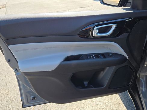 Certified 2023 Jeep Compass Limited AWD/4WD image 22