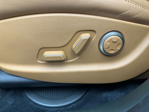 Certified 2025 Genesis GV80 2.5T Advanced image 12