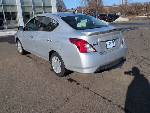 Used 2019 Nissan Versa SV image 7