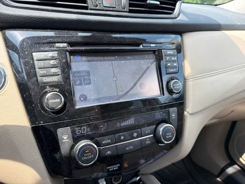 Used 2017 Nissan Rogue SL AWD/4WD image 21