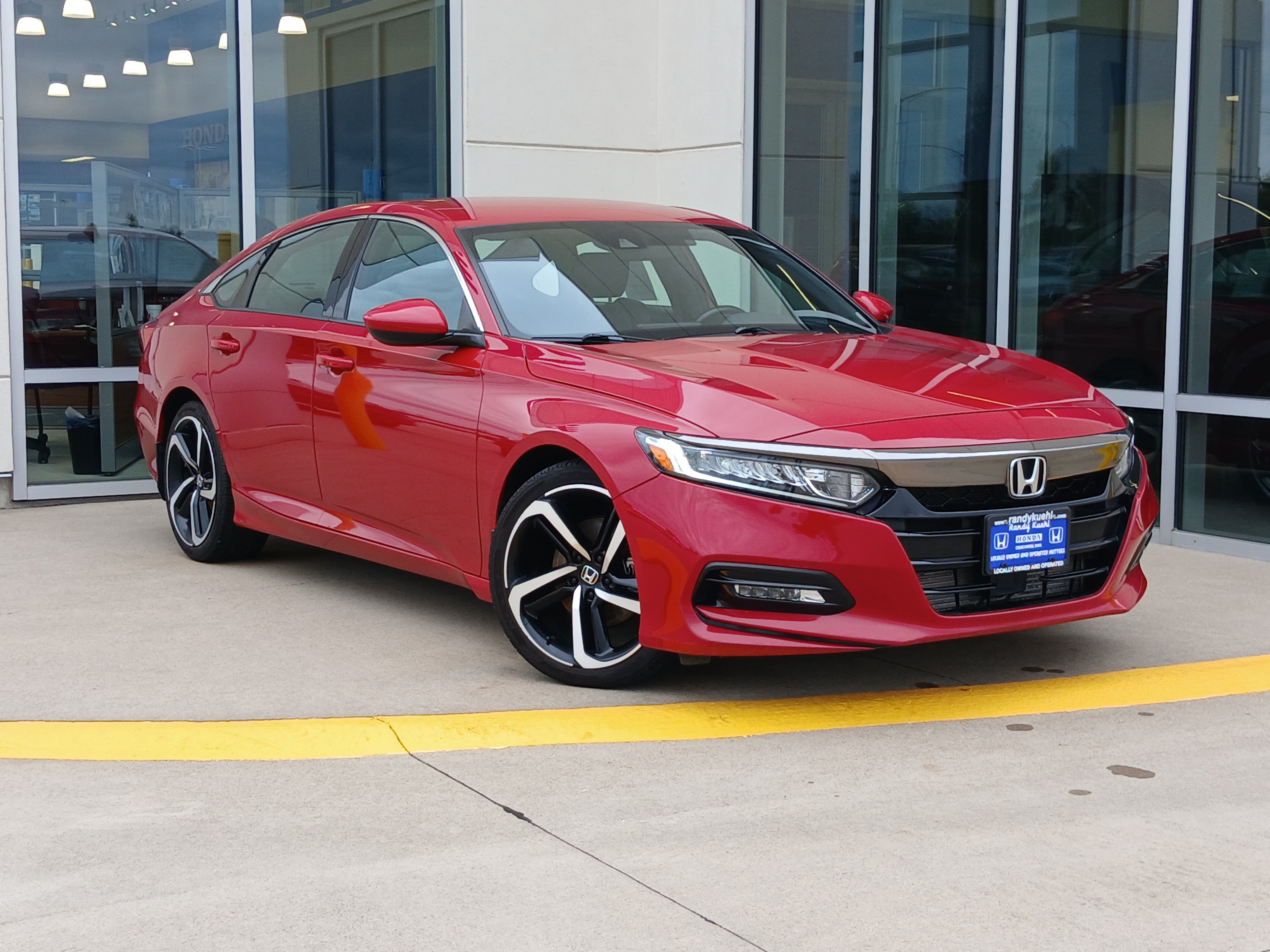 Used 2019 Honda Accord Sport image 2