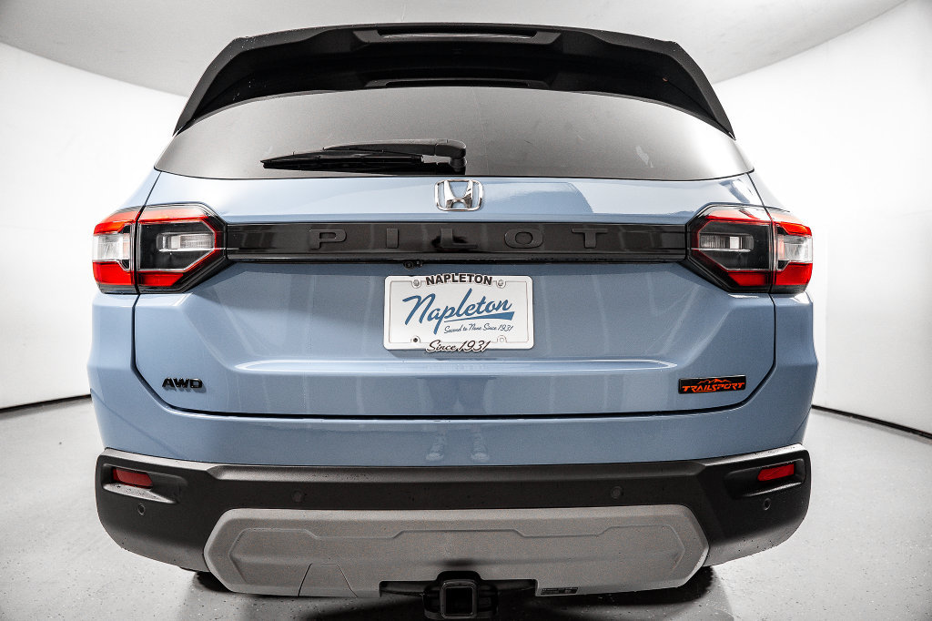 Used 2025 Honda Pilot TrailSport image 9