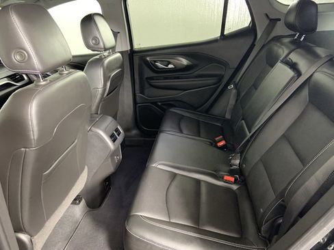 Used 2022 GMC Terrain SLT image 17