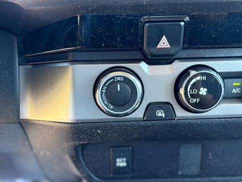 Used 2017 Toyota Tacoma SR5 image 19