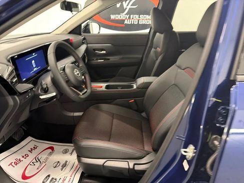 Used 2026 Nissan Kicks SR FWD image 8