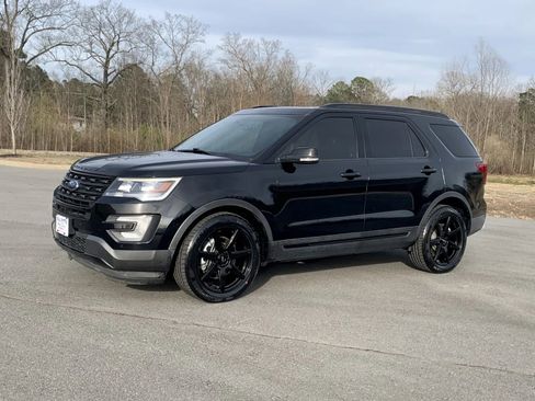 Used 2017 Ford Explorer Sport w/ Equipment Group 401A image 3