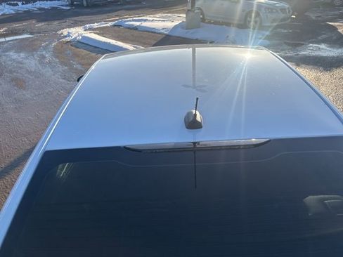 Used 2017 Ford Fusion SE w/ Fusion SE Technology Package image 5