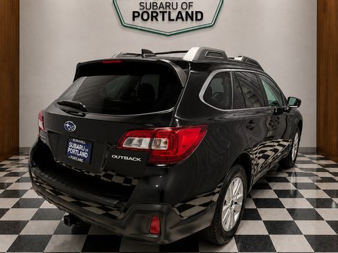 Used 2019 Subaru Outback 2.5i Premium AWD/4WD image 3