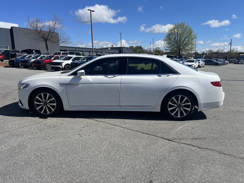 Used 2018 Lincoln Continental Premiere image 8