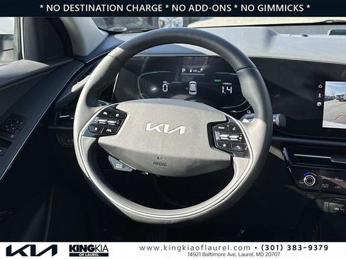 Used 2023 Kia Niro EX w/ EX Cold Weather Package image 8