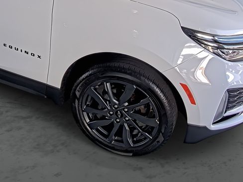 New 2023 Chevrolet Equinox RS w/ RS Leather Package AWD/4WD image 16