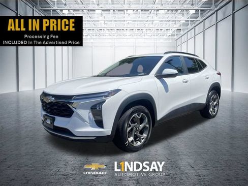 Used 2024 Chevrolet Trax LT w/ Driver Confidence Package FWD image 1