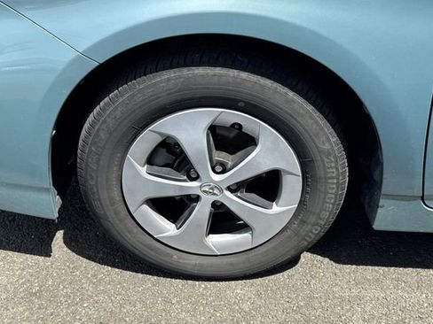 Used 2013 Toyota Prius Two FWD image 4