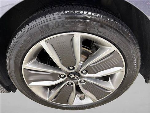 Used 2019 Hyundai Ioniq Limited FWD image 20
