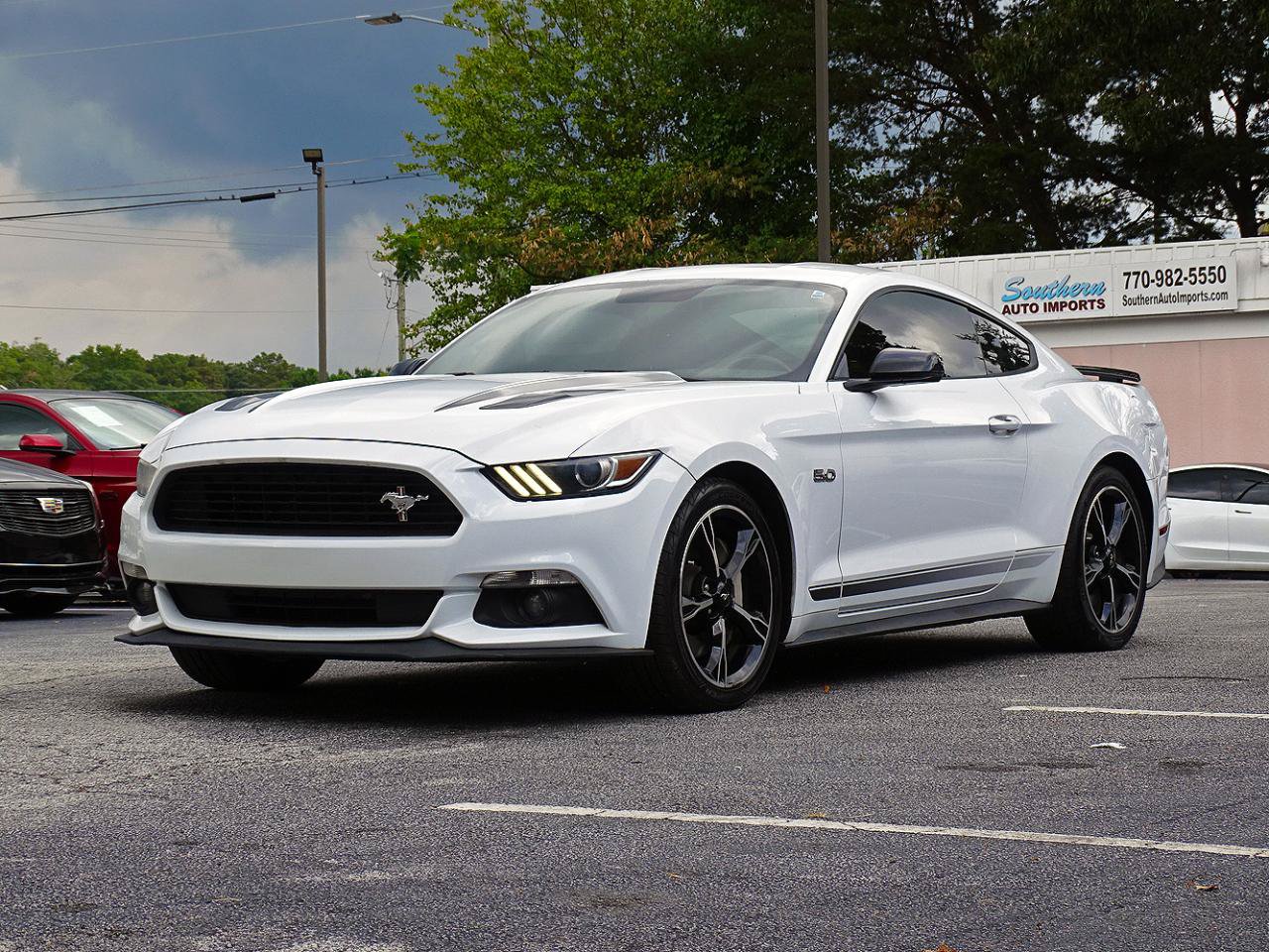 Used 2017 Ford Mustang GT Premium w/ Equipment Group 401A RWD image 6