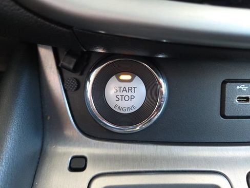 Used 2022 Nissan Murano S AWD/4WD image 8