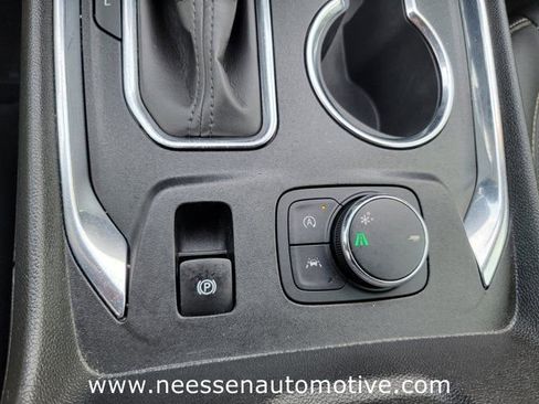 Used 2023 Chevrolet Traverse LT w/ LPO, Floor Liner Package FWD image 33