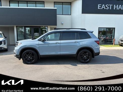 Used 2024 Honda Passport Black Edition image 2