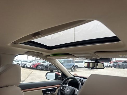 Used 2018 Honda CR-V Touring image 17