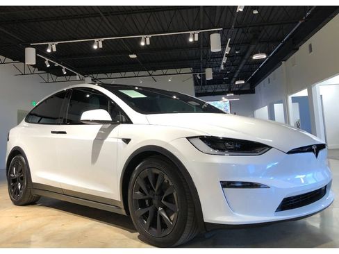 Used 2023 Tesla Model X image 8