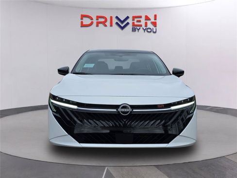 New 2026 Nissan Sentra SR w/ SR Premium Package FWD image 2