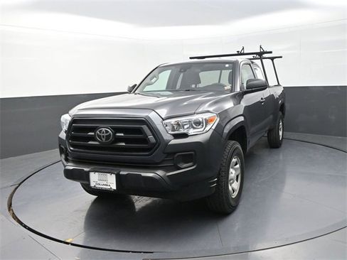 Used 2022 Toyota Tacoma SR image 3