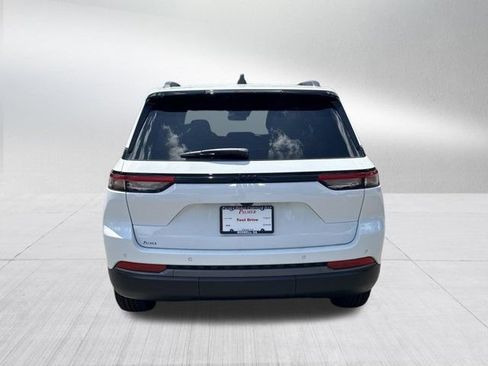 New 2026 Jeep Grand Cherokee Altitude RWD image 6