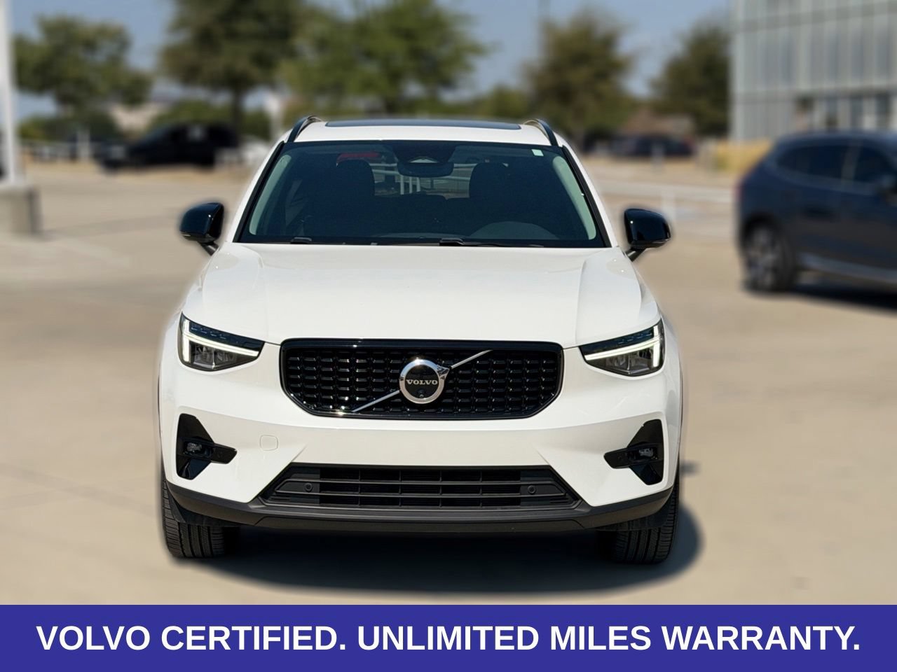 Certified 2025 Volvo XC40 B5 Plus AWD/4WD image 5