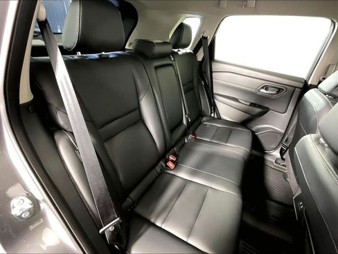 Certified 2024 Nissan Rogue SL FWD image 35